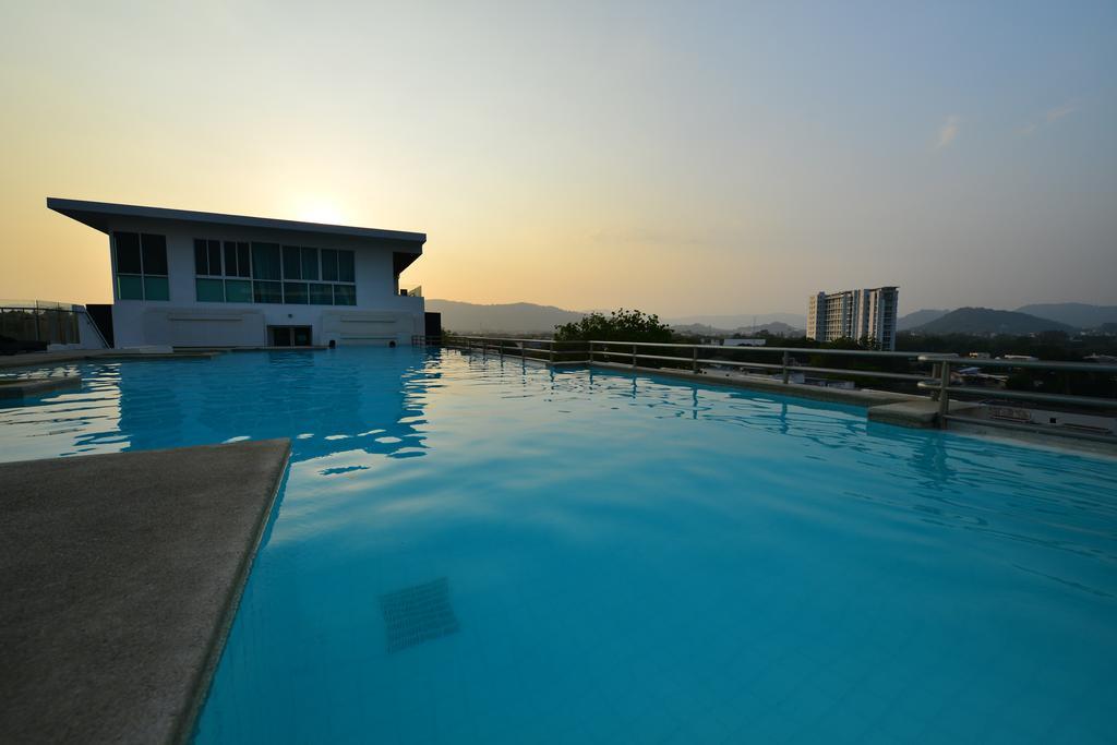 Modern Thai Suites Phuket Eksteriør billede